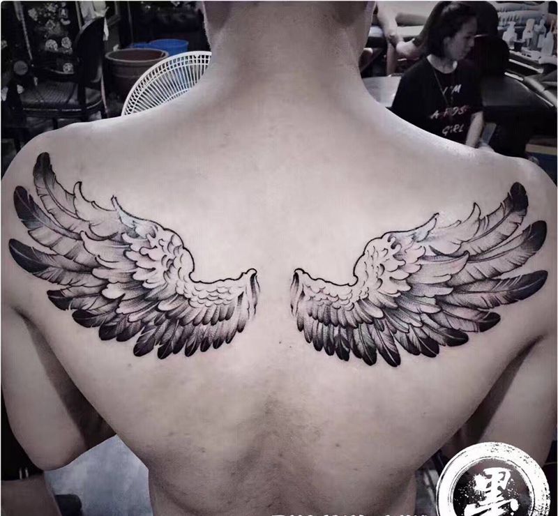 翅膀纹身图片