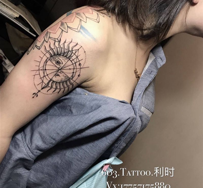 太阳纹身图片