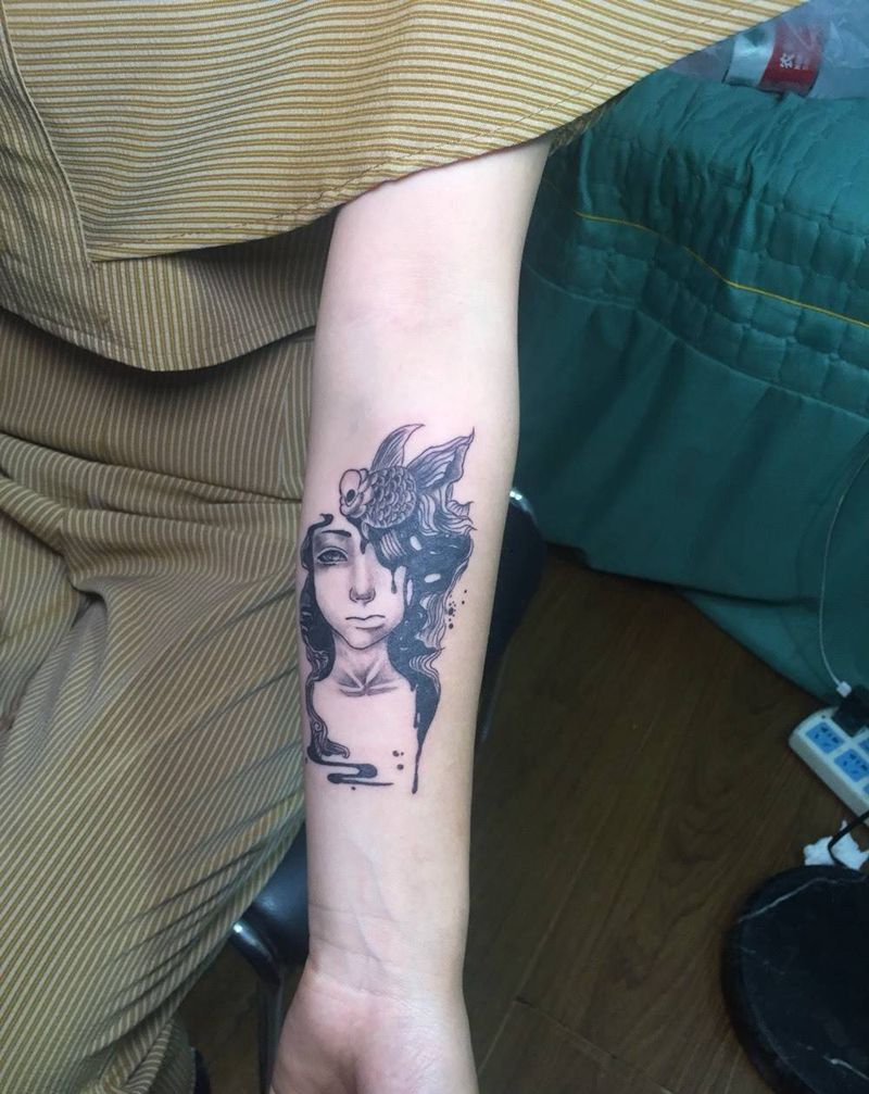 欧美图纹身图片_成品肩部胸部腹部腰部臀部欧美传统腿部人物纹身图案