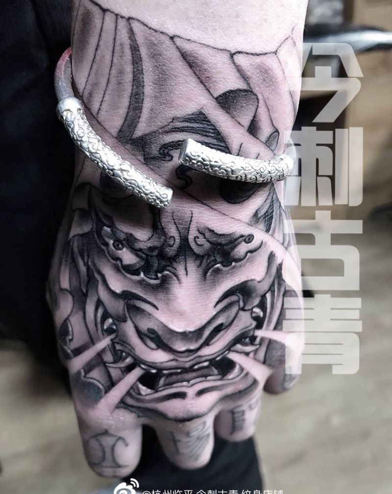 般若纹身图片_手部传统鬼神人物花臂女神纹身图案