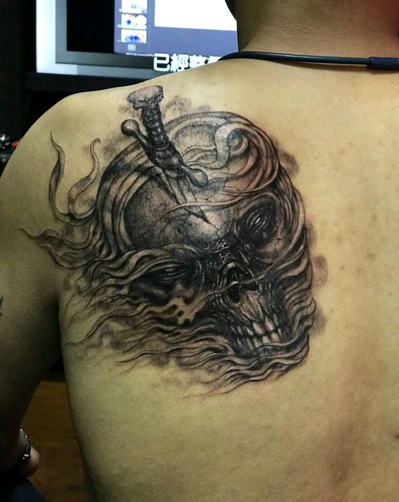 骷髅纹身图片_背部纹身图案