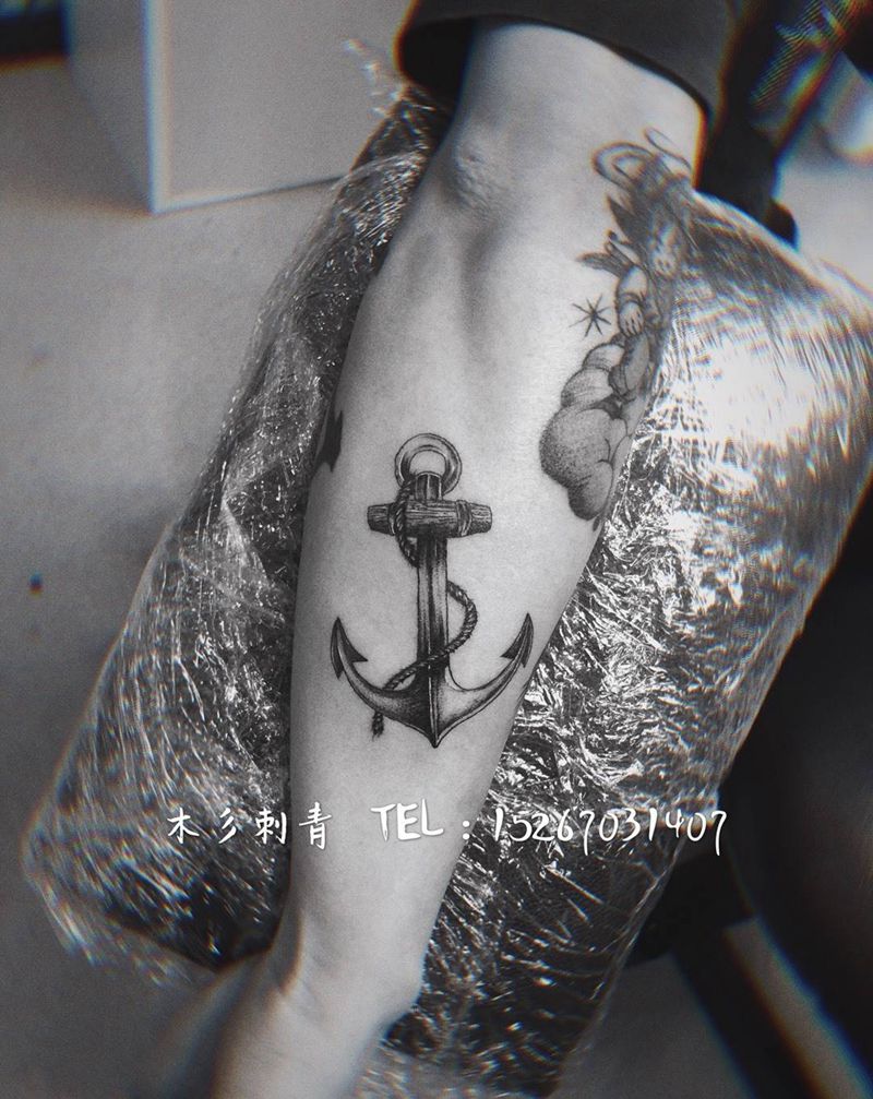 船锚纹身图片_点刺纹身图案