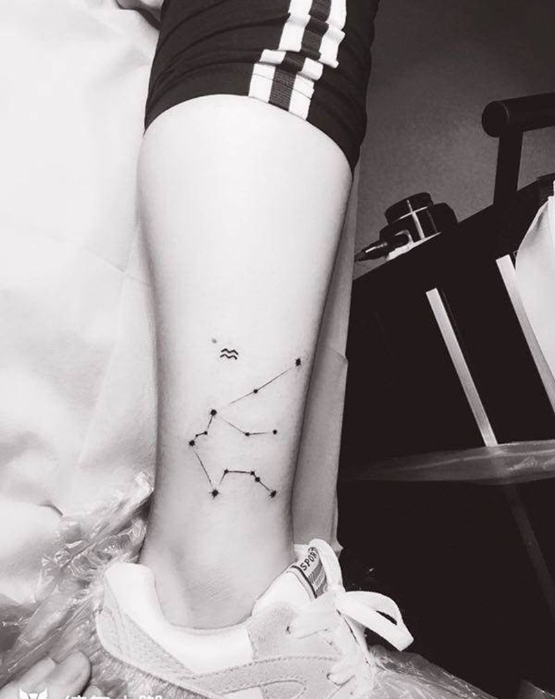 水瓶座纹身图片_腿部纹身图案