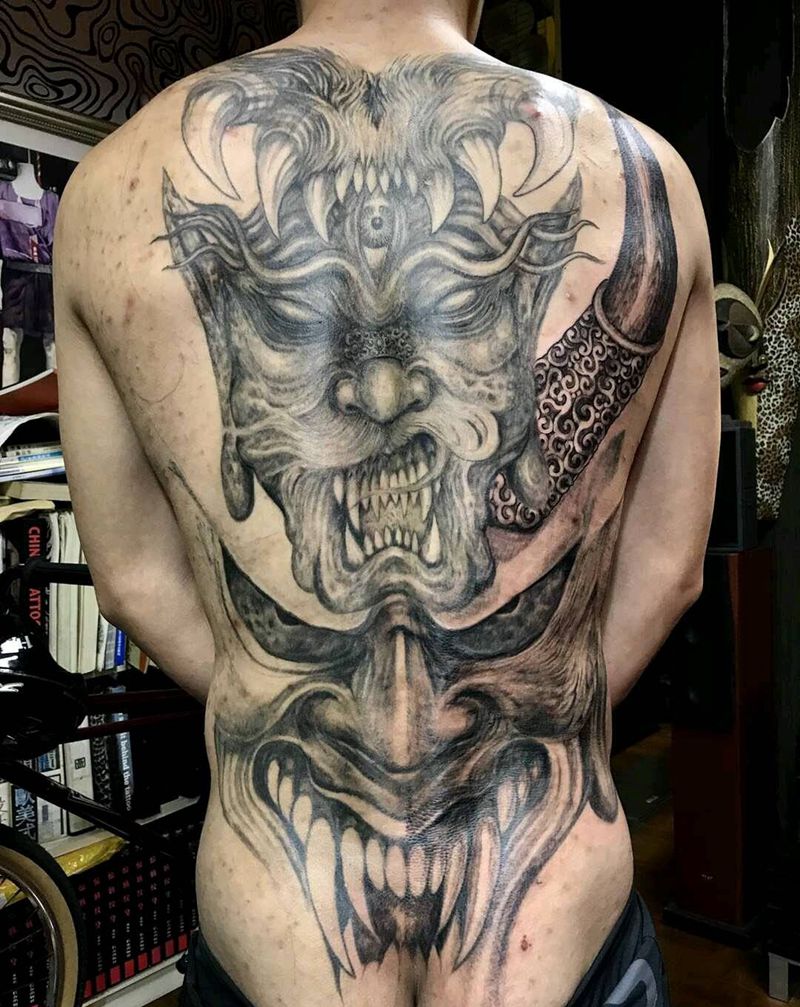 恶名昭彰纹身图片_背部纹身图案