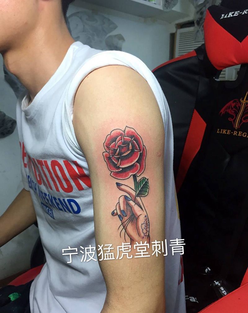 欧美花纹身图片_成品肩部胸部手臂背部腿部传统植物纹身图案