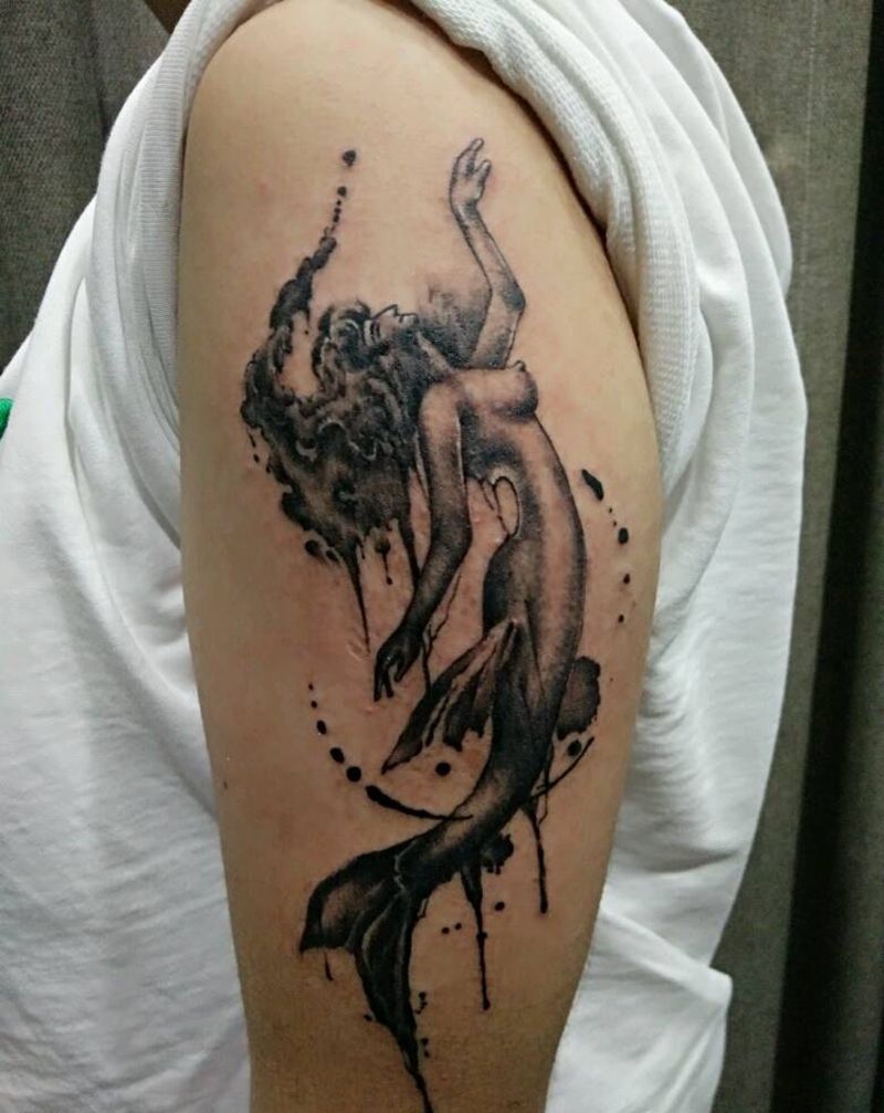 大臂美人鱼纹身图片