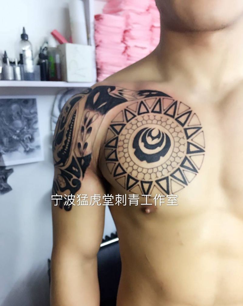 图腾纹身图片_成品图腾传统手臂胸部纹身图案