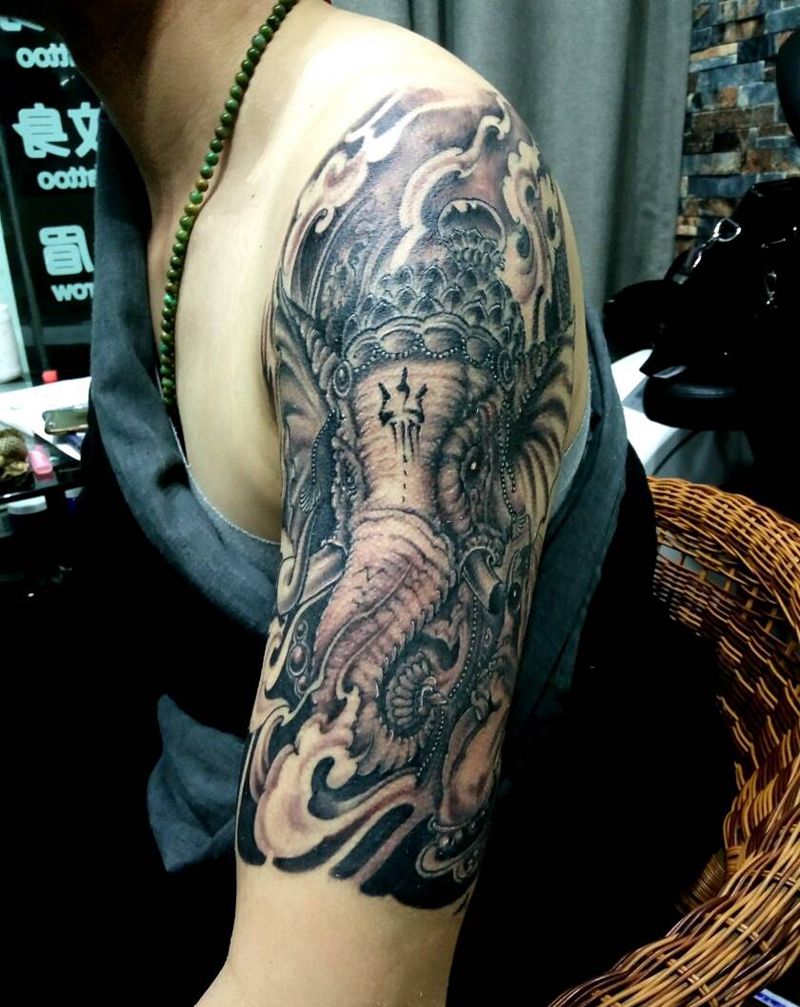 大臂象神纹身图片