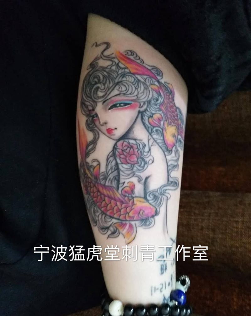 双鱼座女生纹身图片_成品手臂胸部肩部颈部背部欧美传统几何字符纹身图案
