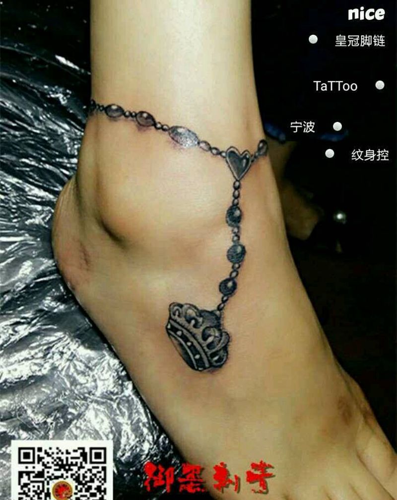 皇冠脚链纹身图片