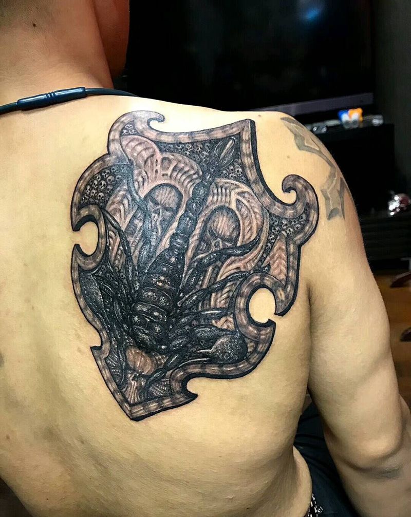 天蝎座纹身图片_背部图腾纹身图案