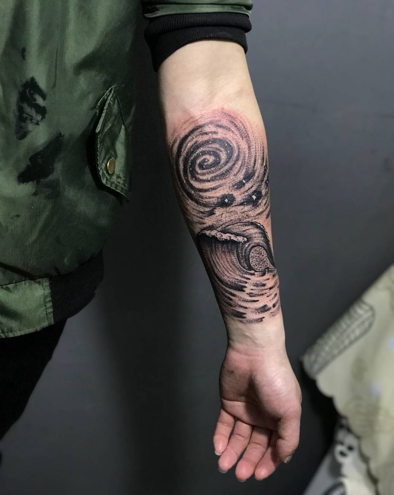 点刺星空水浪纹身图片