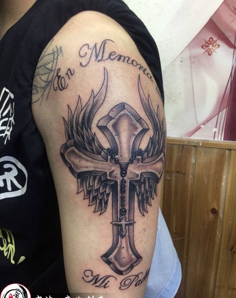 十字架纹身图片_手臂纹身图案