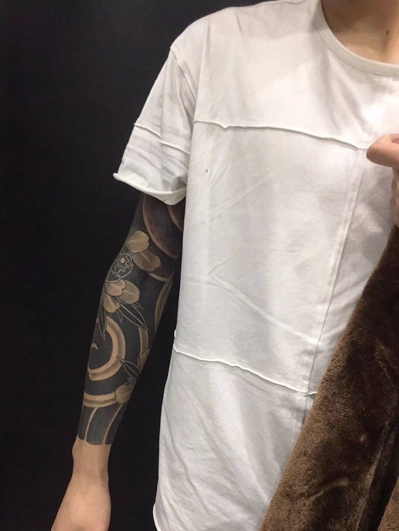 传统花臂纹身图片_手臂新传统老传统纹身图案