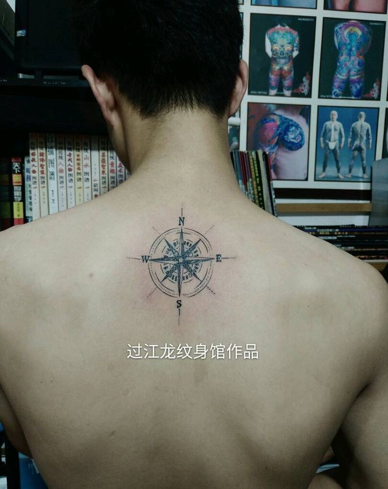 指南针纹身图片