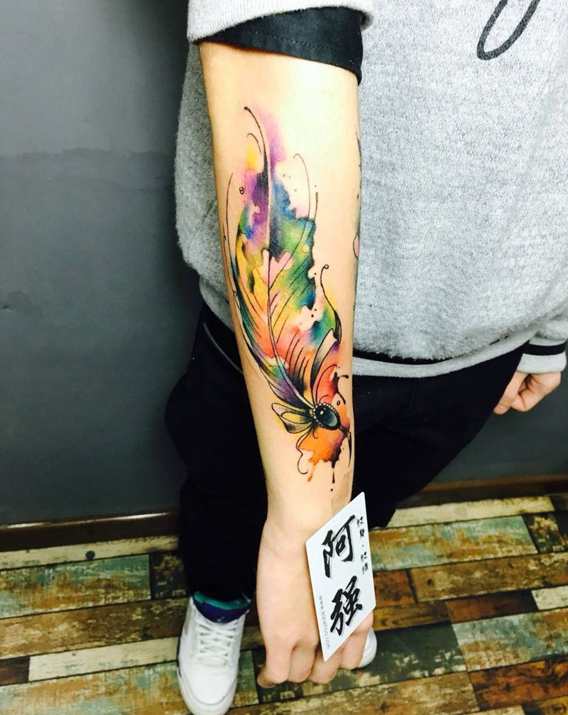 水墨羽毛纹身图片