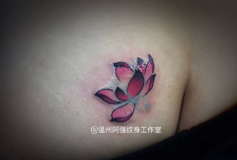 莲花纹身图片