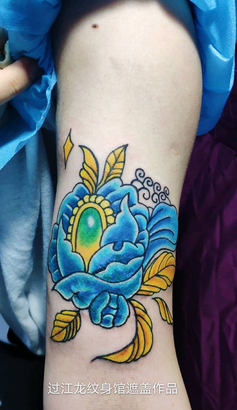 遮盖前后对比纹身图片_手部手臂新传统牡丹花纹身图案