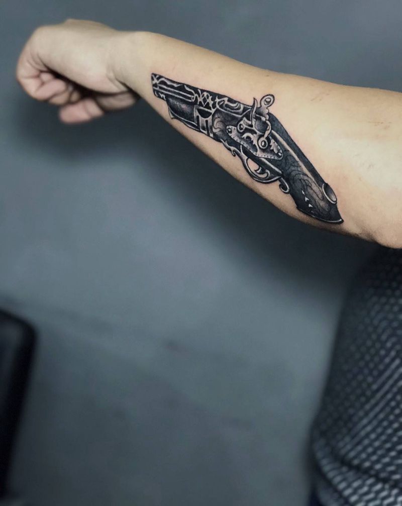 枪纹身图片