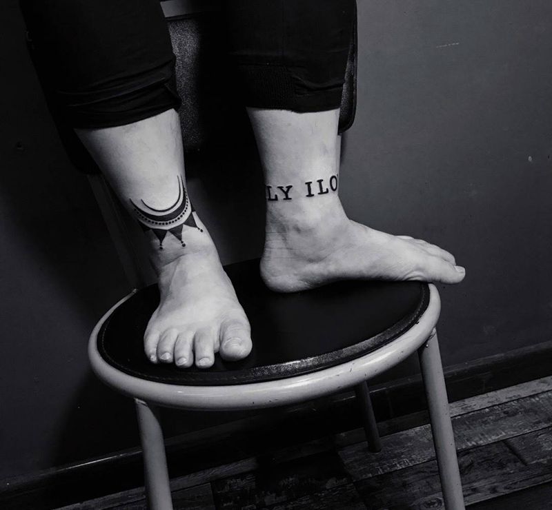 图腾字母纹身图片