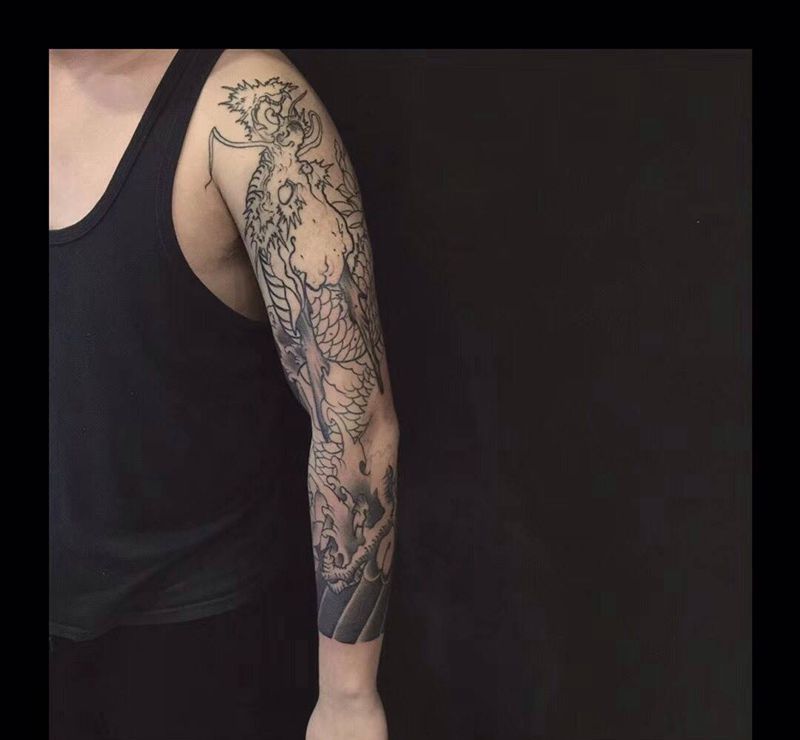 龙  花臂  未完纹身图片