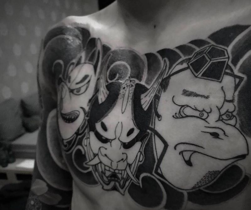 传统胸口纹身图片