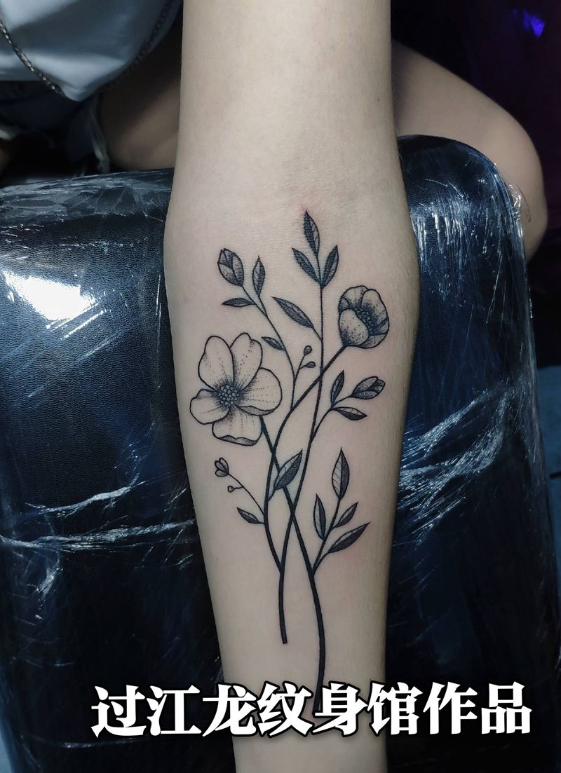 素花纹身图片_手部手臂点刺素花纹身图案