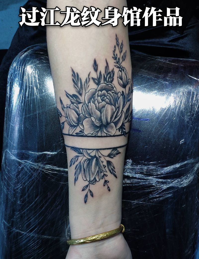 素花纹身图片_手部手臂点刺新传统素花纹身图案