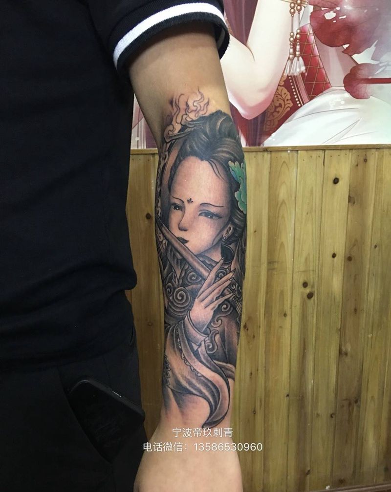 小臂艺妓纹身图片