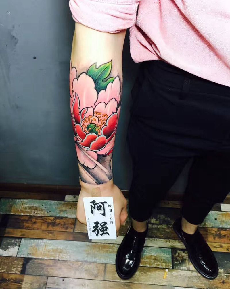 牡丹花纹身图片_成品手臂传统纹身图案