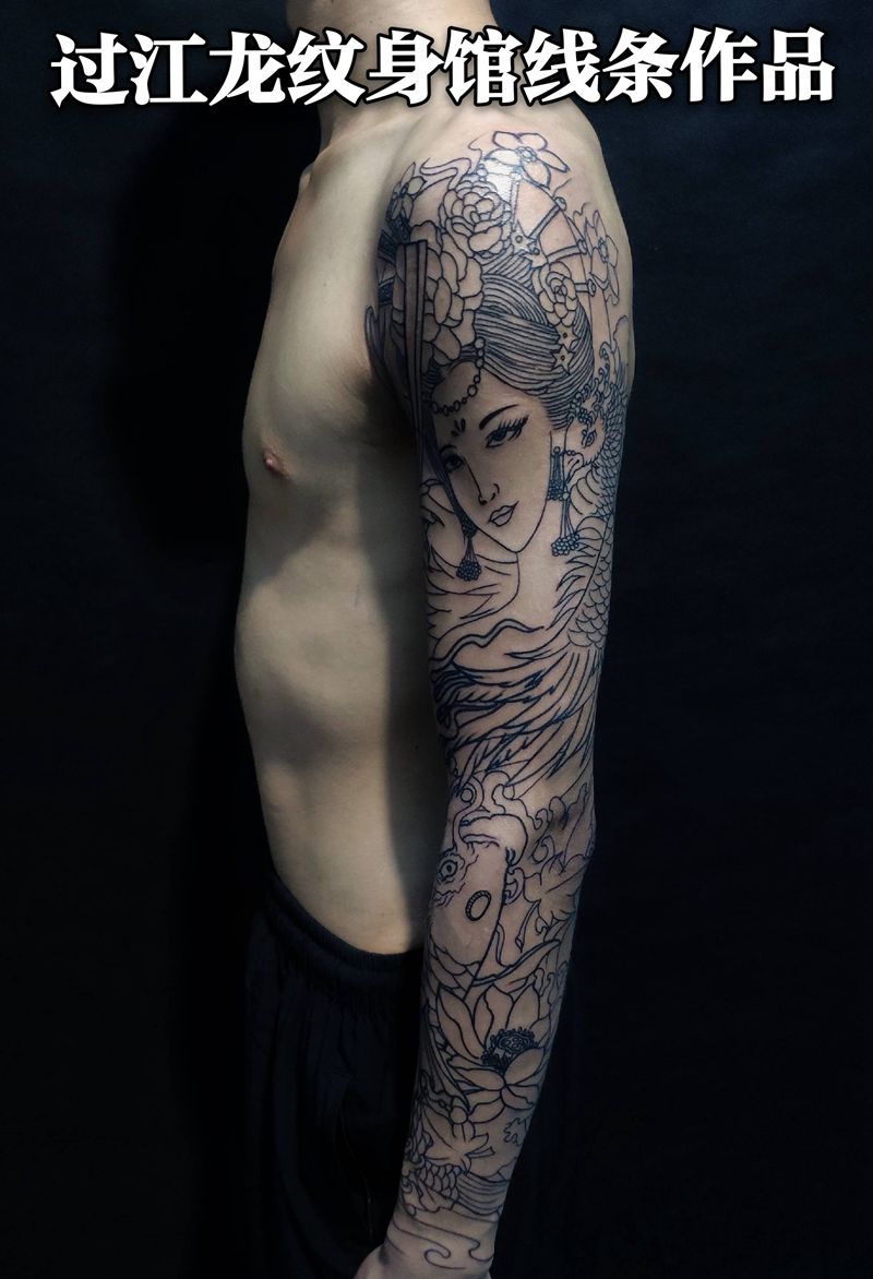 艺伎鲤鱼线条花臂纹身图片_手臂手部新传统艺伎鱼纹身图案
