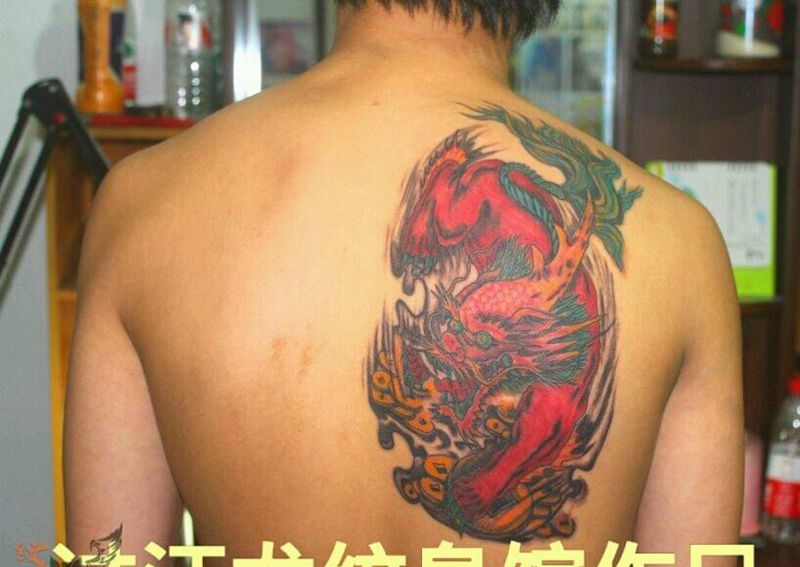 过江龙纹身馆纹身图片_传统清新写实颈部胸部手臂腿部动物植物情侣纹身图案