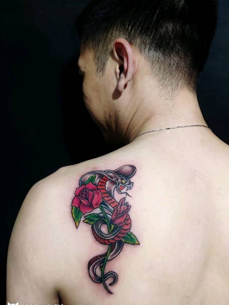 蛇纹身图片_肩部背部Old School纹身图案