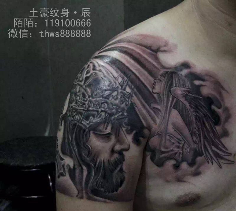 耶稣半甲纹身图片