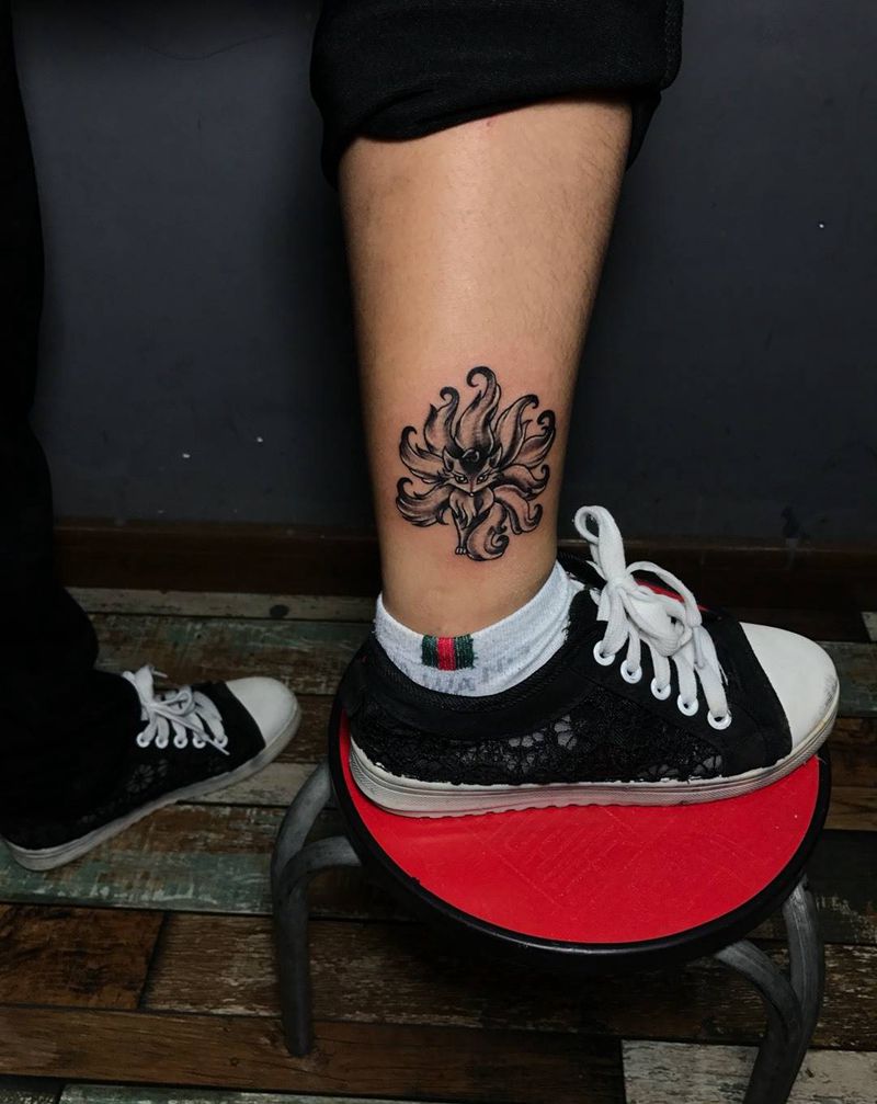 九尾小狐狸纹身图片