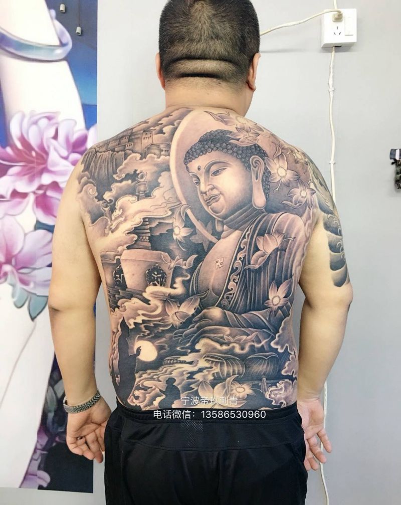 满背如来佛纹身图片