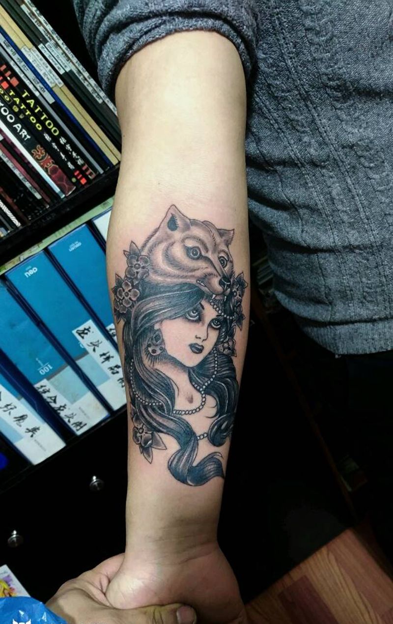 欧美美女纹身图片