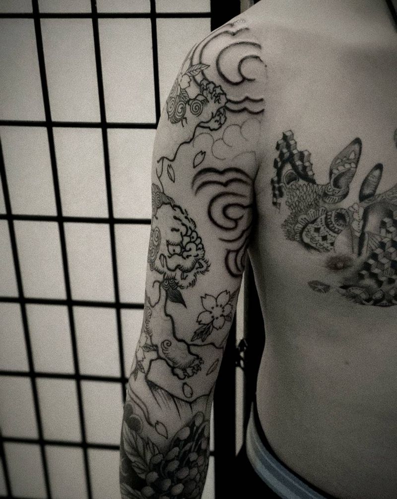 唐狮线纹身图片_手臂老传统纹身图案