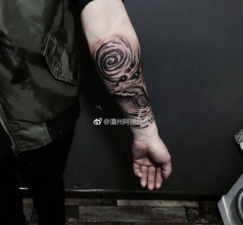 海浪、星球，点刺纹身图片