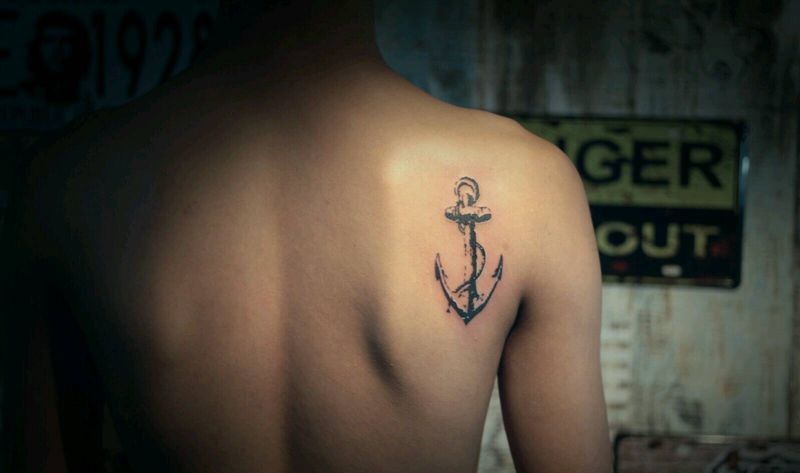 航海心纹身图片_背部图腾纹身图案