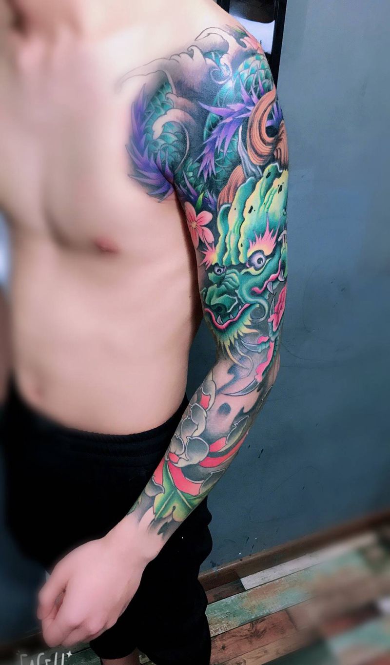 彩色花臂纹身图片_花臂成品手臂传统纹身图案