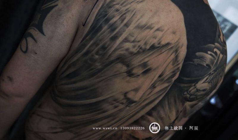 、纹身图片_成品背部欧美写实肖像宗教人物纹身图案