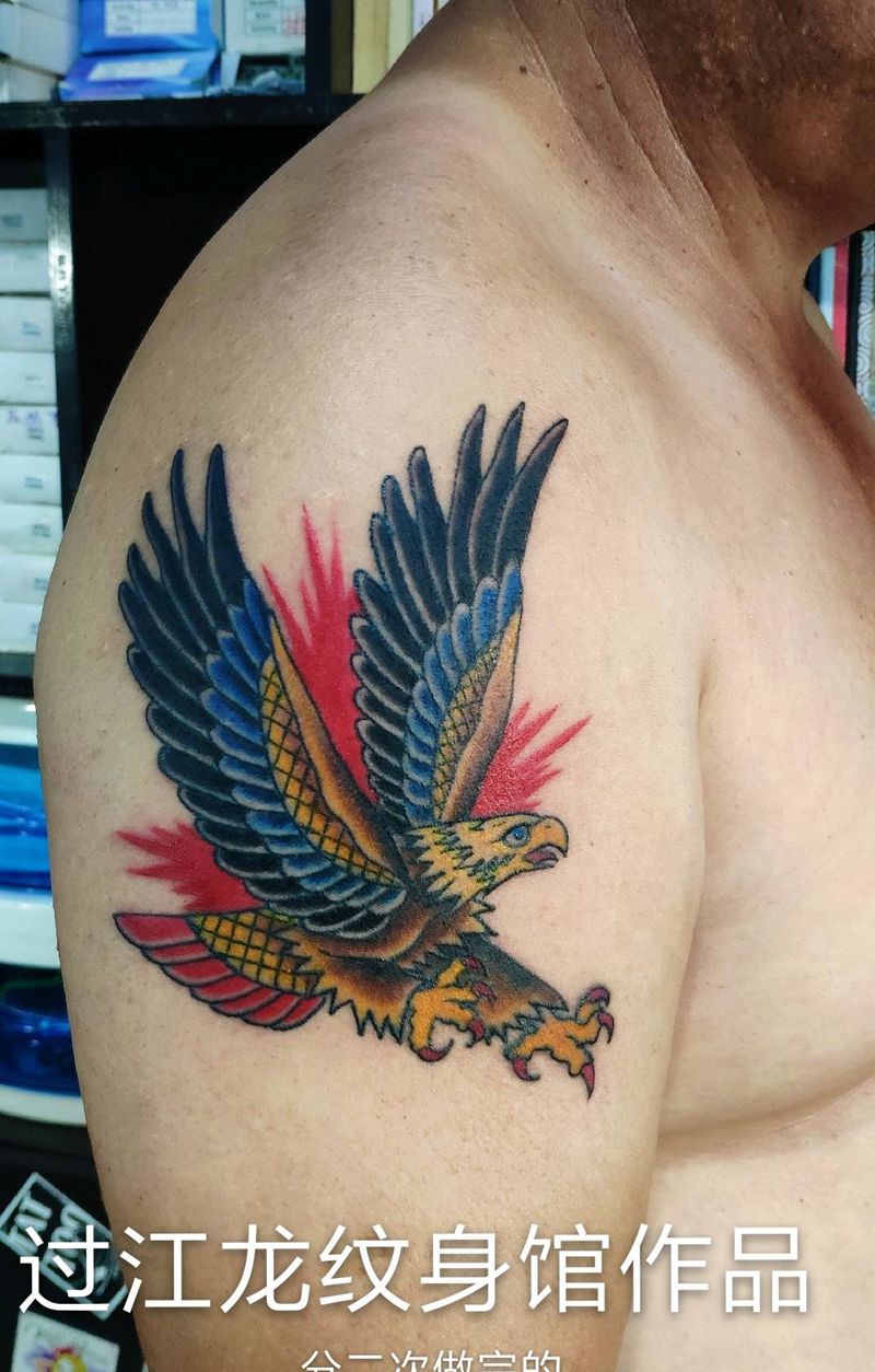 欧美风格鹰纹身图片_手部手臂Old SchoolNew School鹰纹身图案