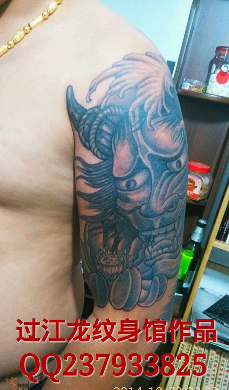过江龙纹身馆纹身图片_欧美传统清新肩部胸部腹部腰部动物人物图腾纹身图案