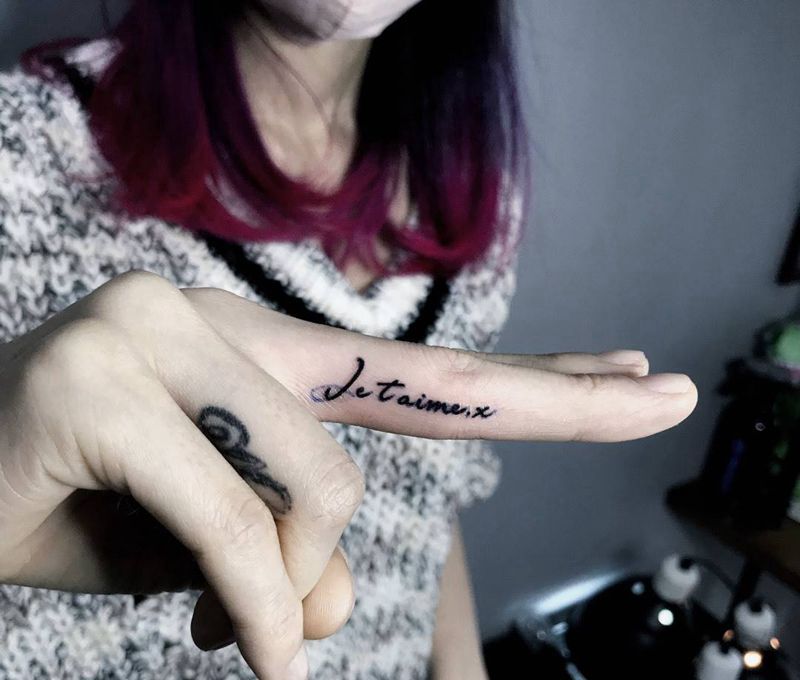 字母纹身图片_成品手部清新字符纹身图案