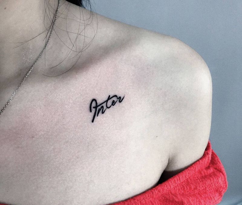 字母纹身图片_成品手部清新几何字符纹身图案