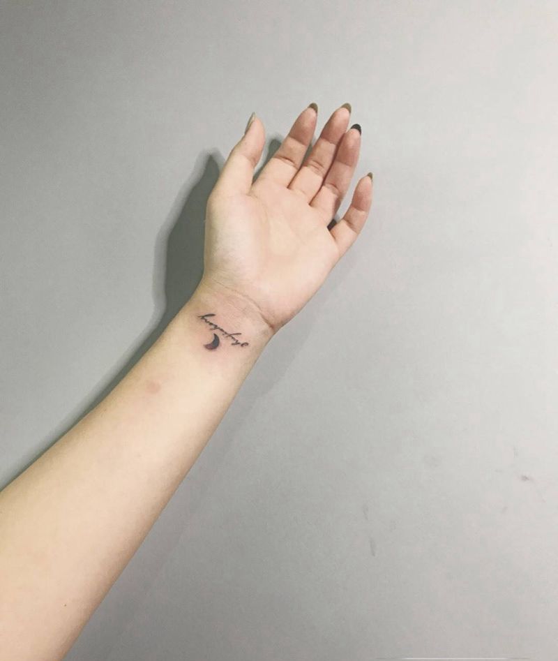 小清新纹身图片_成品手部清新几何字符纹身图案