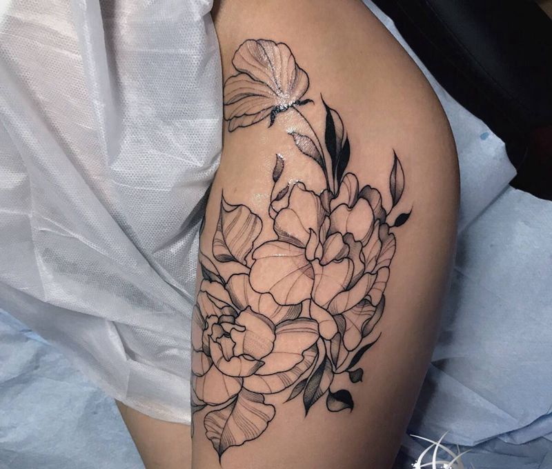 小素花纹身图片_腿部纹身图案