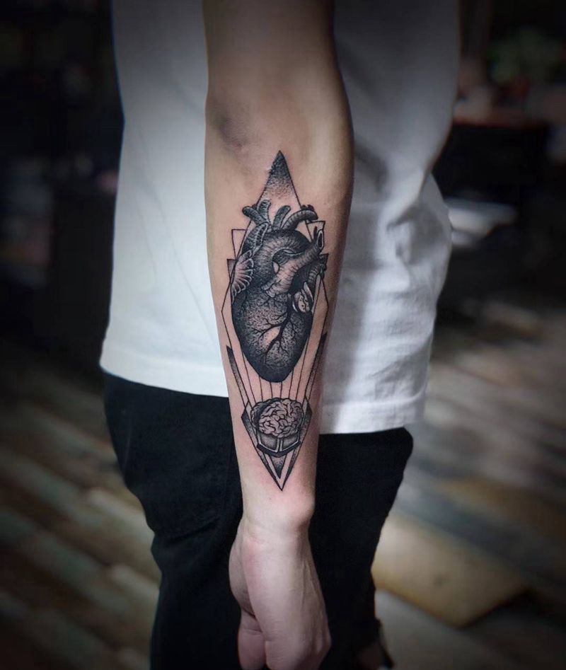 心脏纹身图片_手臂几何纹身图案