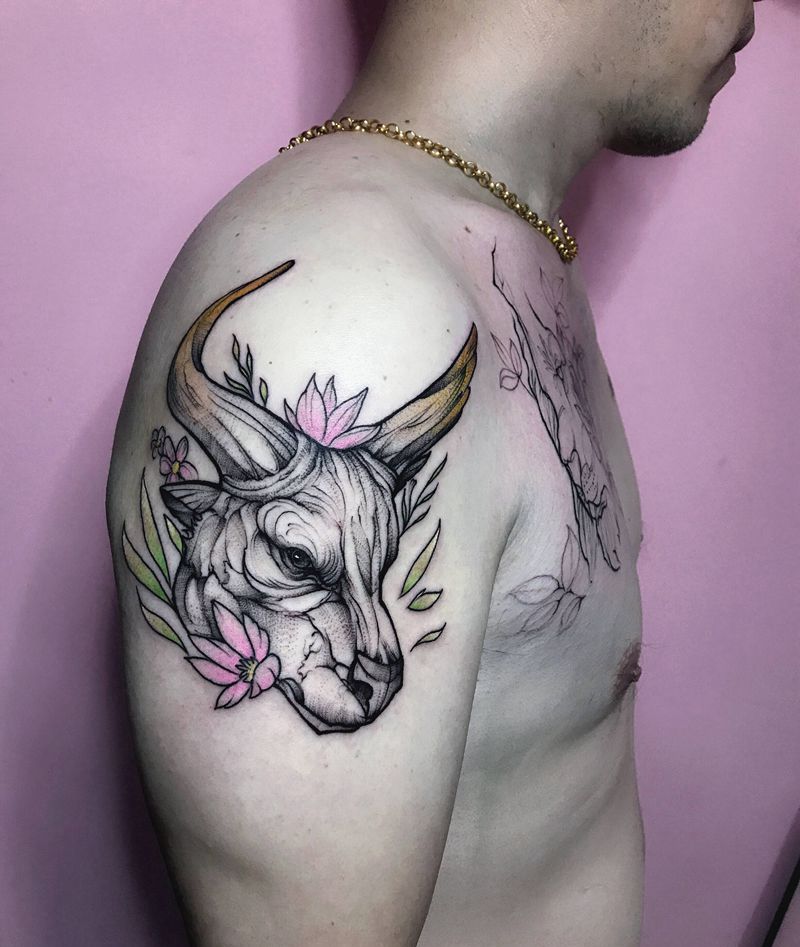 牛纹身图片_手臂纹身图案